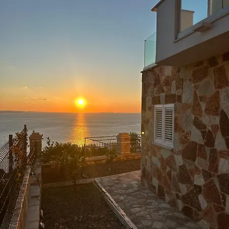 Haus Maximilian Sarandë