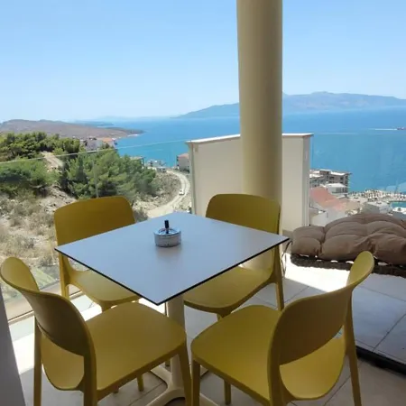 Haus Maximilian * Sarandë
