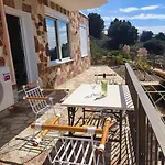 Haus Maximilian * Sarandë