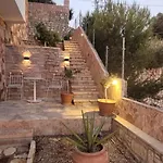 Haus Maximilian * Sarandë