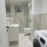 Haus Maximilian * Sarandë