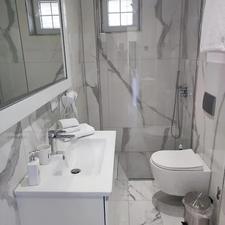 Haus Maximilian Saranda