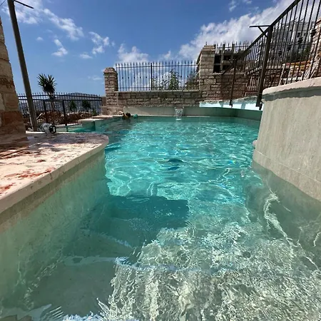 Haus Maximilian Sarandë