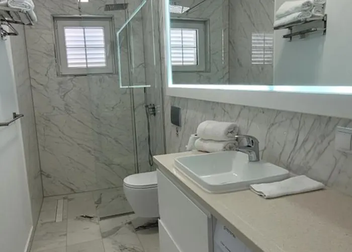 Haus Maximilian Sarandë